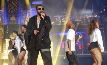 Fally Ipupa au Stade de France : Le sacre historique d’une icône mondiale